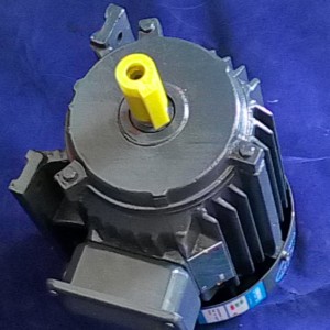 已淘汰厂家现货三相异步电动机Y2-112M-2 4KW2电机